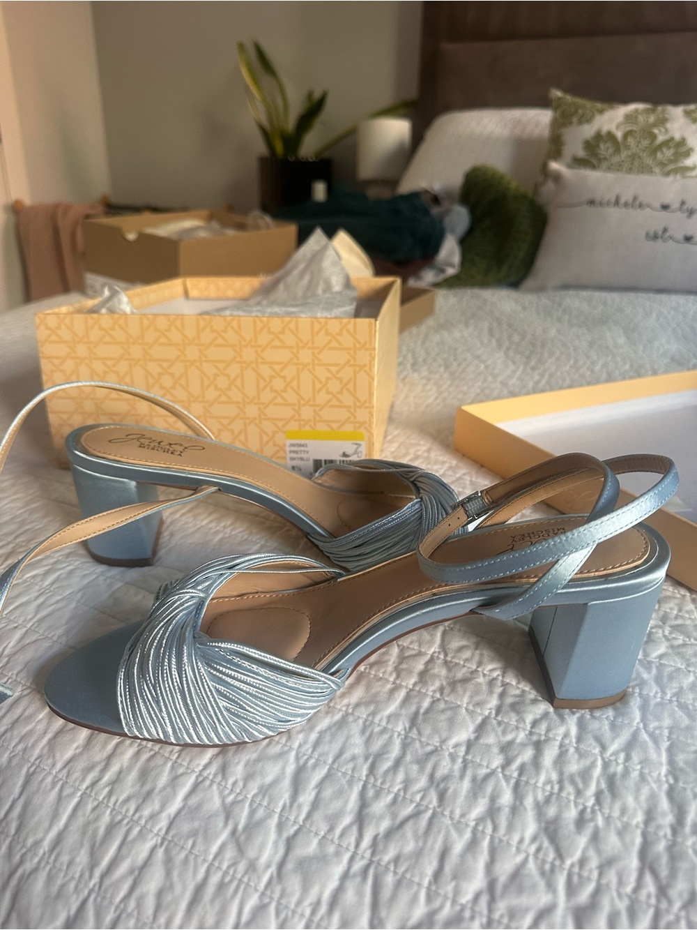 Jewel Badgley Mischka Light Blue Knotted Slingback Block Heels - never worn NWT